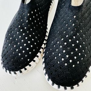 ILSE JACOBSEN HORNBAEK Women's Tulip 139 Flat, Black, 10.5/11